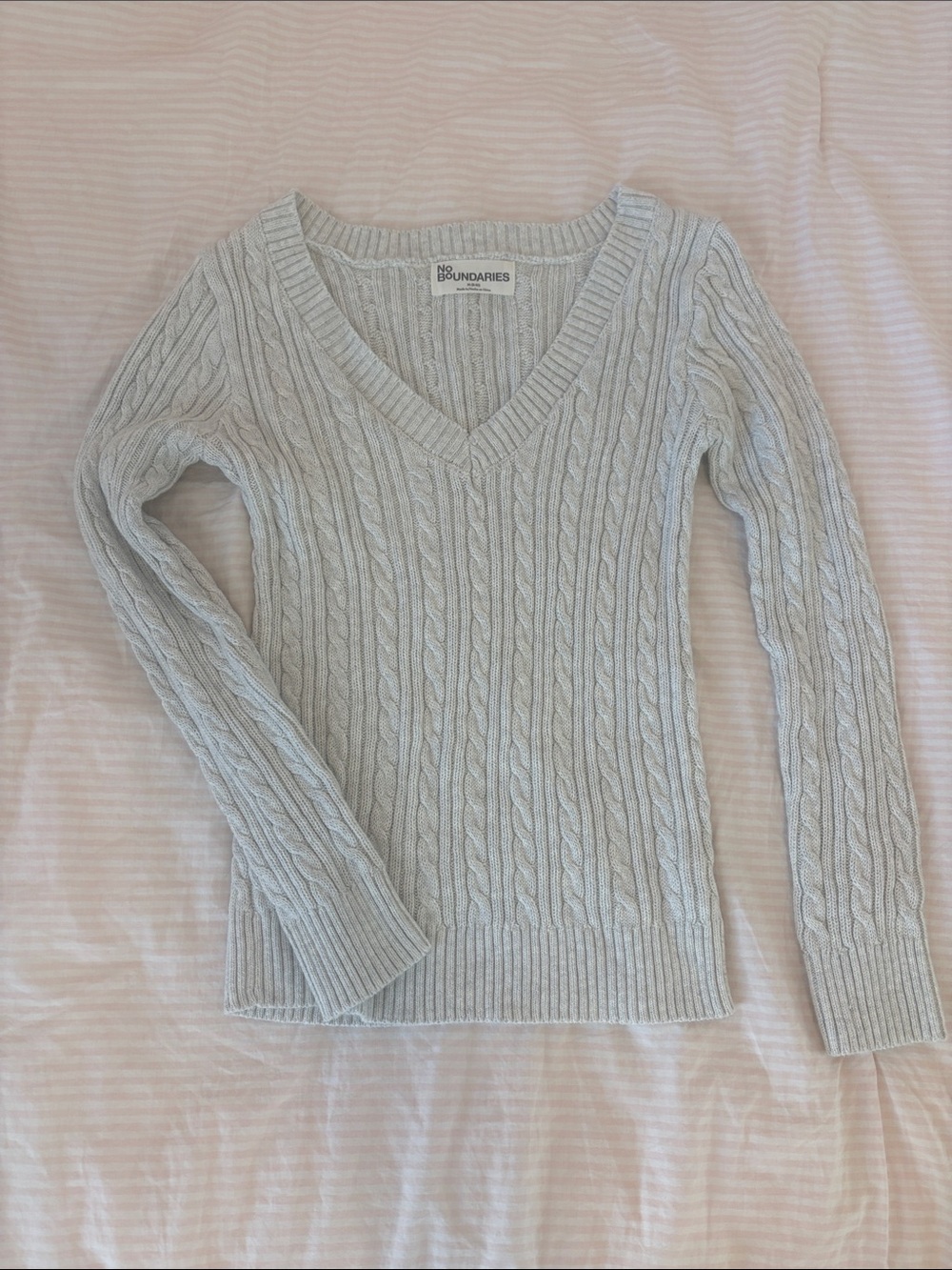 NWOT No Boundaries Light Gray Cable V-Neck Sweater